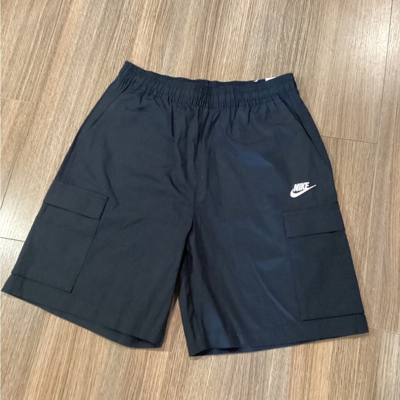 NIKE Club Woven Cargo Shorts Mens Size Medium Black - Picture 1 of 5